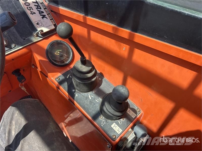 SkyTrak 10054 Telescopic handlers