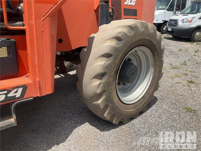 SkyTrak 10054 Telescopic handlers