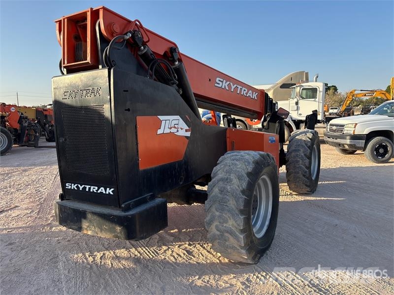 SkyTrak 10054 Telescopic handlers