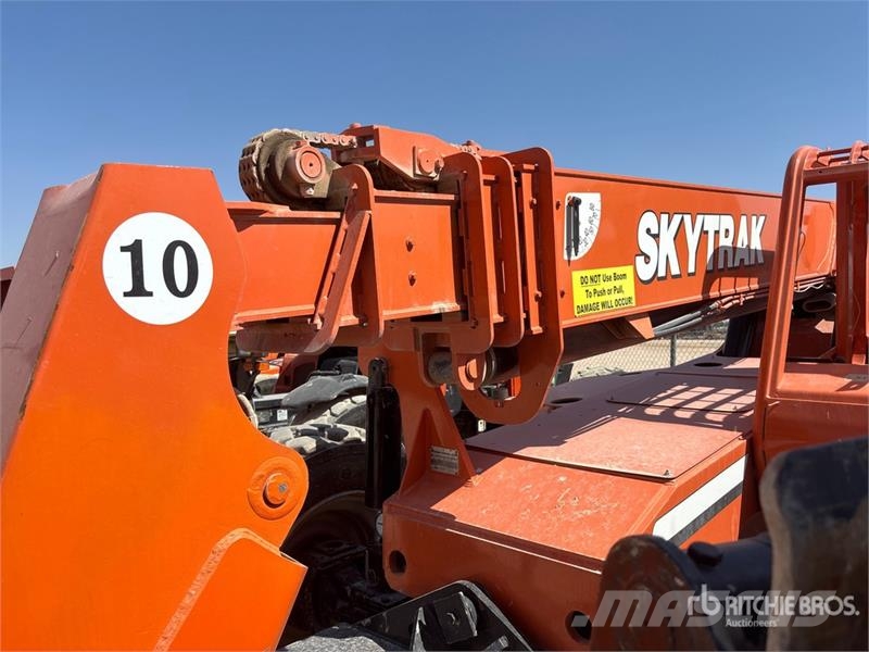 SkyTrak 10054 Telescopic handlers