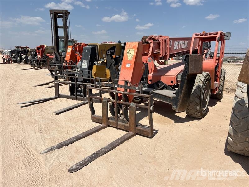 SkyTrak 10054 Telescopic handlers