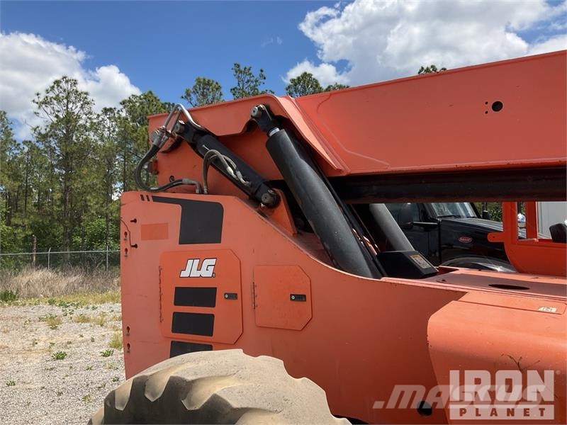 SkyTrak 10054 Telescopic handlers