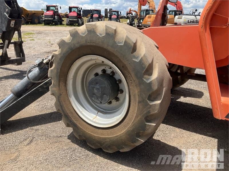 SkyTrak 10054 Telescopic handlers