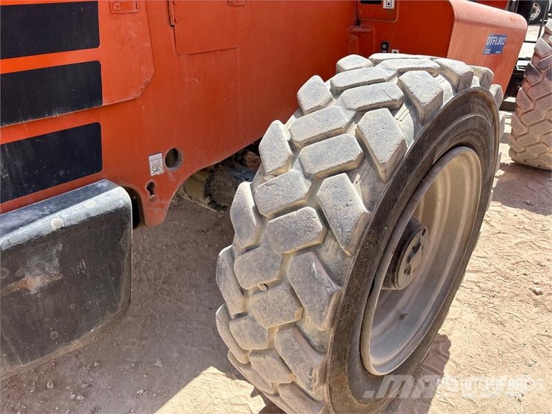 SkyTrak 10054 Telescopic handlers