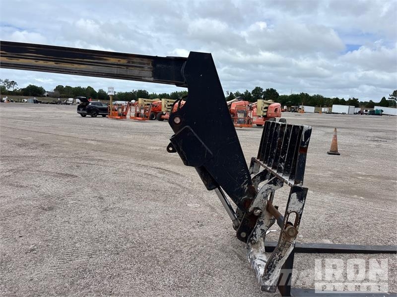 SkyTrak 10054 Telescopic handlers