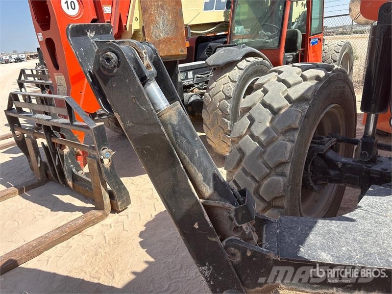 SkyTrak 10054 Telescopic handlers