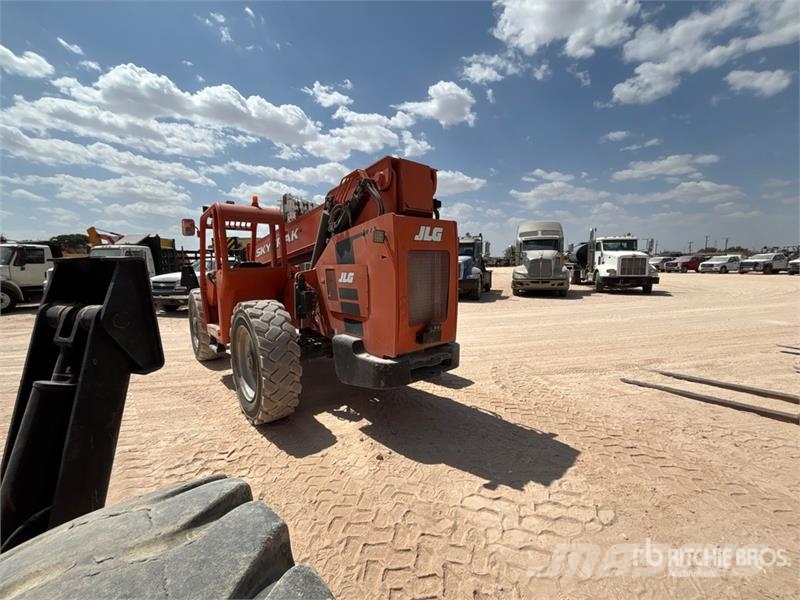 SkyTrak 10054 Telescopic handlers