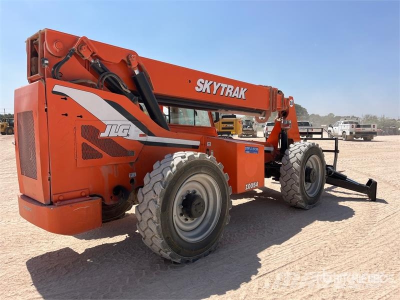 SkyTrak 10054 Telescopic handlers