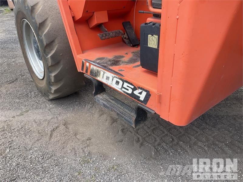 SkyTrak 10054 Telescopic handlers