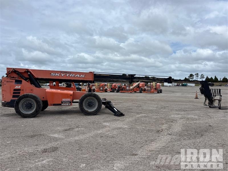 SkyTrak 10054 Telescopic handlers