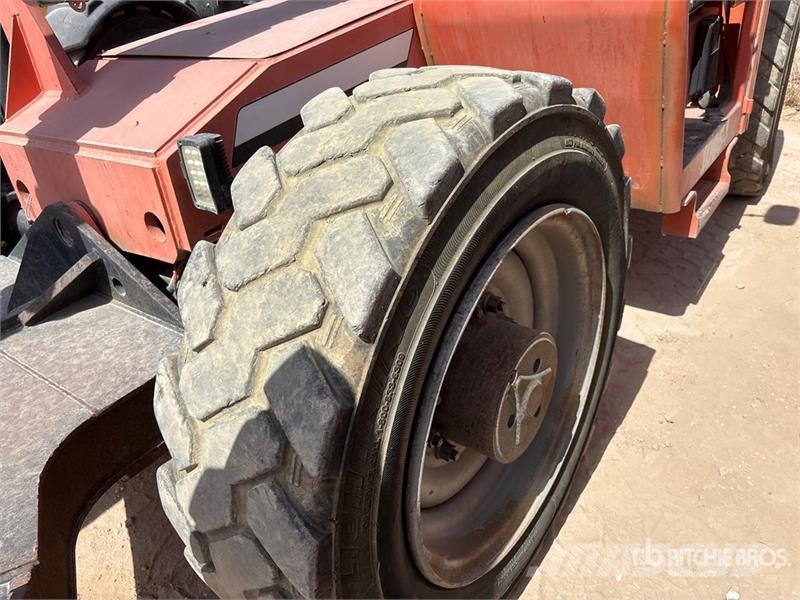 SkyTrak 10054 Telescopic handlers