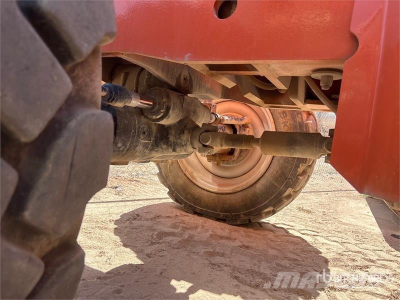 SkyTrak 10054 Telescopic handlers