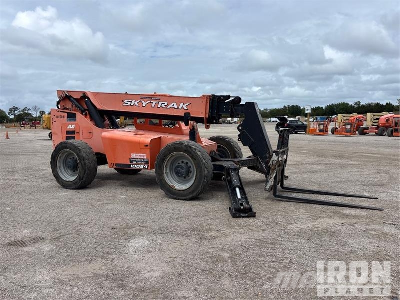 SkyTrak 10054 Telescopic handlers