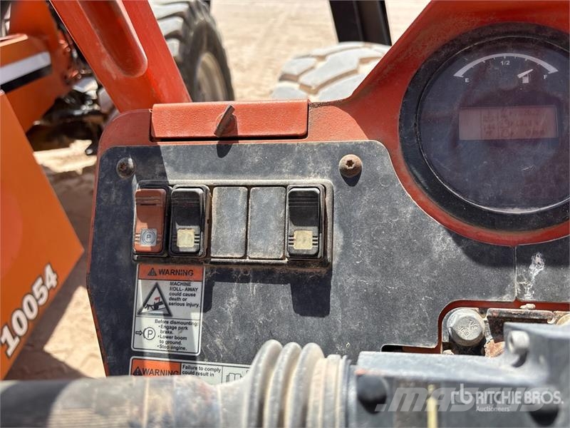 SkyTrak 10054 Telescopic handlers