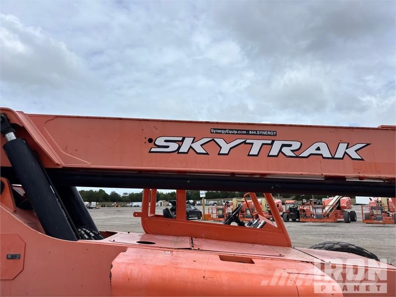 SkyTrak 10054 Telescopic handlers