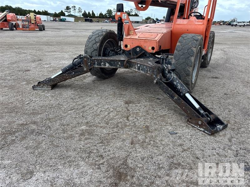 SkyTrak 10054 Telescopic handlers