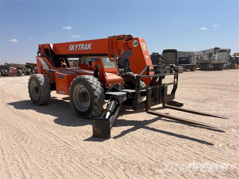 SkyTrak 10054 Telescopic handlers