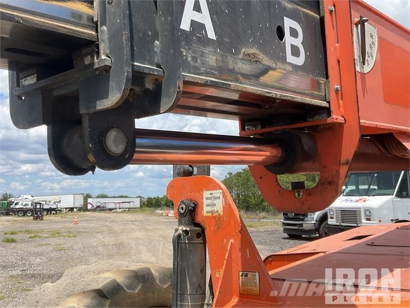 SkyTrak 10054 Telescopic handlers