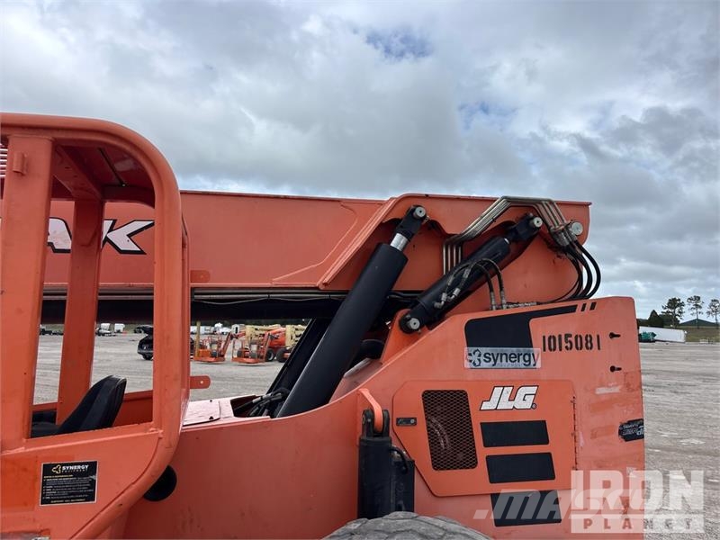 SkyTrak 10054 Telescopic handlers