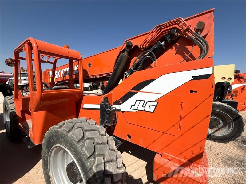 SkyTrak 10054 Telescopic handlers