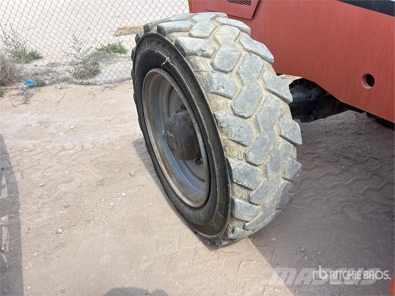 SkyTrak 10054 Telescopic handlers