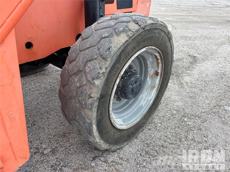 SkyTrak 10054 Telescopic handlers