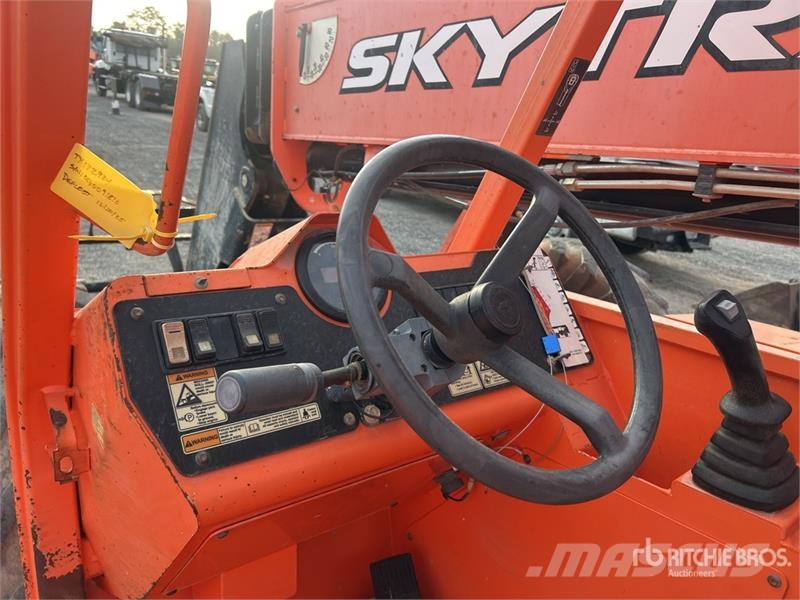 SkyTrak 6042 Teleskopski viličarji
