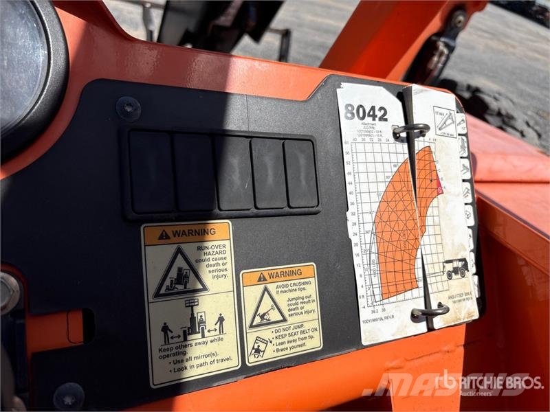 SkyTrak 8042 Telescopic handlers