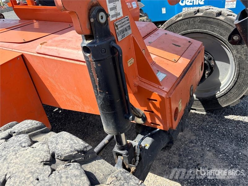 SkyTrak 8042 Telescopic handlers