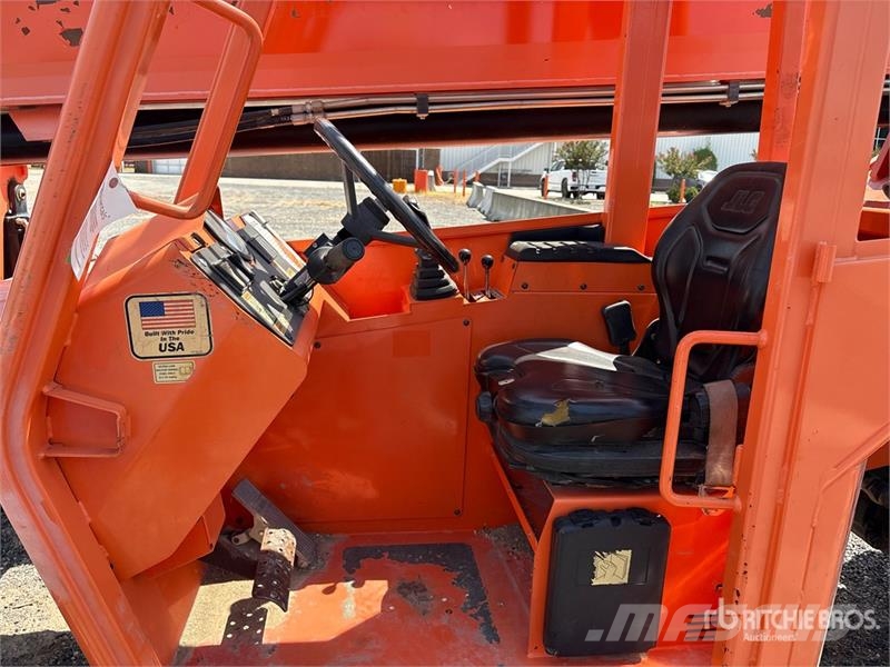 SkyTrak 8042 Telescopic handlers