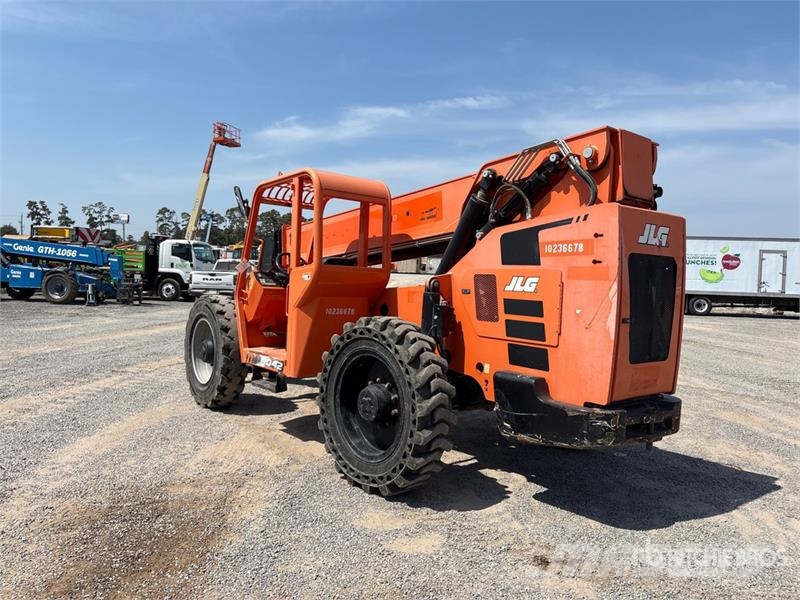 SkyTrak 8042 Telescopic handlers