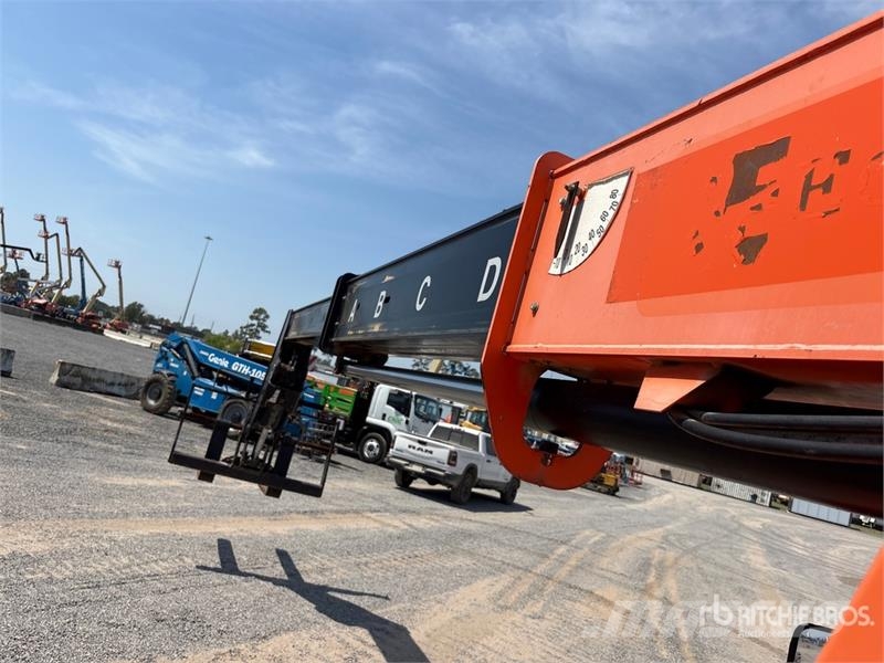 SkyTrak 8042 Telescopic handlers