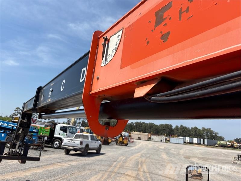 SkyTrak 8042 Telescopic handlers