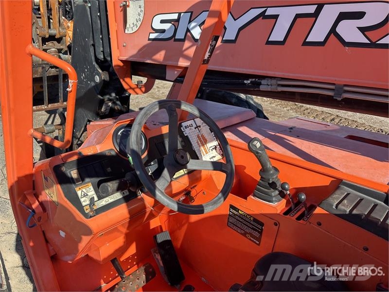 SkyTrak 8042 Teleskopski viličari
