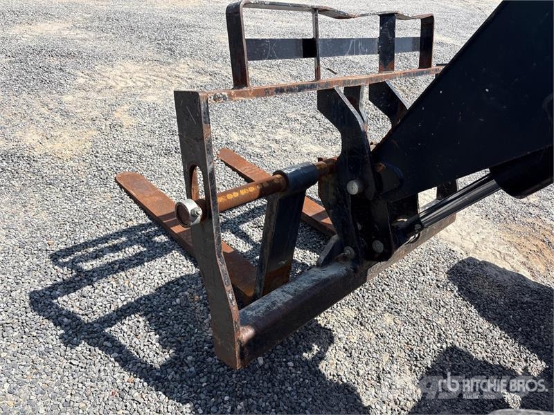 SkyTrak 8042 Telescopic handlers