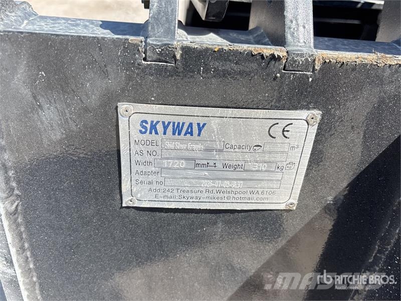 Skyway BSSHG-1720 68 in Skid Steer Grapple Bucket 抓斗