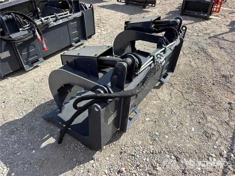  Skyway BSSHG-1720 68 in Skid Steer Grapple Bucket  Grijpers