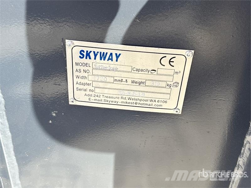 Skyway BSSHG-1720 68 in Skid Steer Grapple Bucket Grijpers