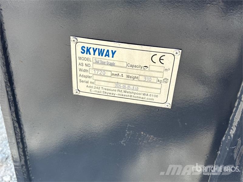  Skyway BSSHG-1720 68 in Skid Steer Grapple Bucket  Grijpers