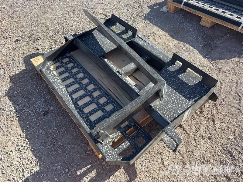 Skyway WSSBF-1150 45 in Skid Steer Forks (Unused) フォーク