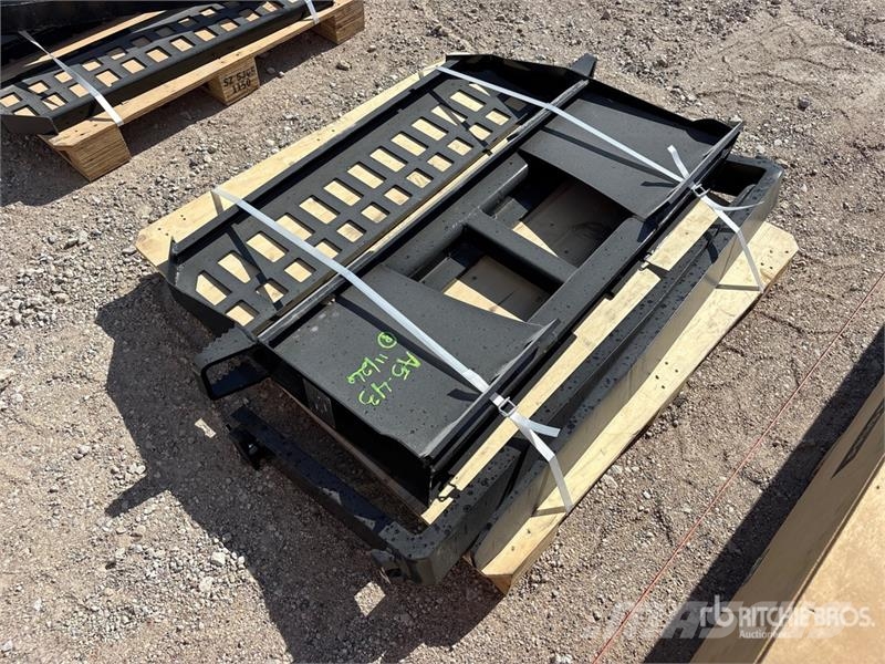 Skyway WSSBF-1150 45 in Skid Steer Forks (Unused) Villák