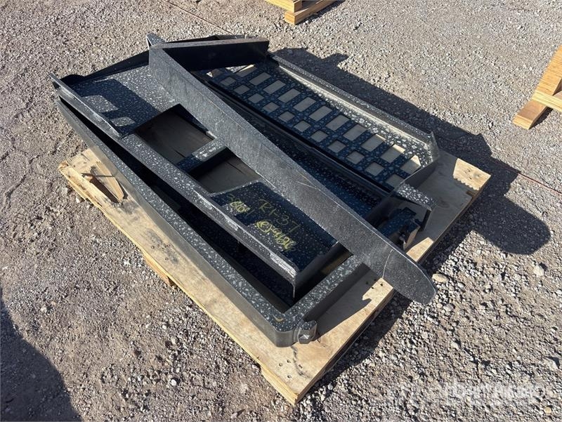 Skyway WSSBF-1150 45 in Skid Steer Forks (Unused) フォーク