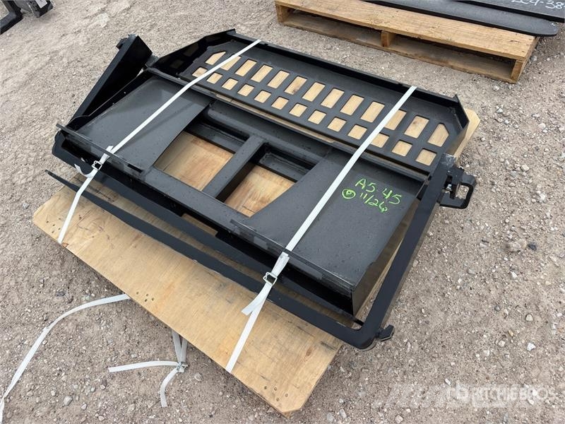 Skyway WSSBF-1150 45 in Skid Steer Forks (Unused) Građevinarske viljuške