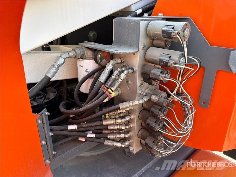 Snorkel A46JE 2WD Electric Articulating Boom Lift Articulated boom lifts