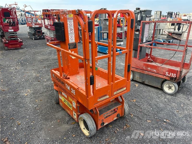 Snorkel TM12E Vertical Mast Lift Personenaufzüge