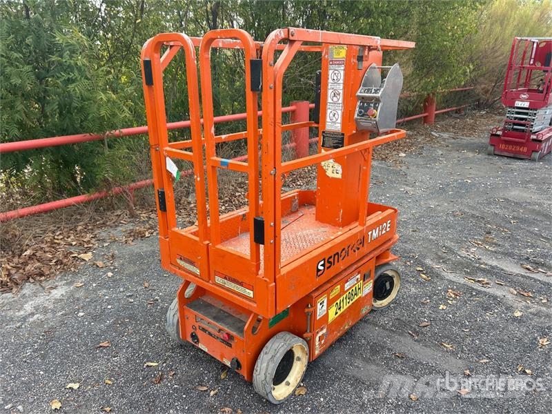 Snorkel TM12E Vertical Mast Lift Personenaufzüge