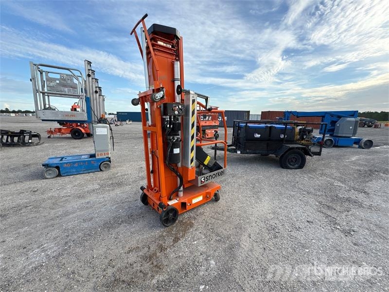 Snorkel UL32 Vertical Mast Lift (Inoperable) Személyemelők
