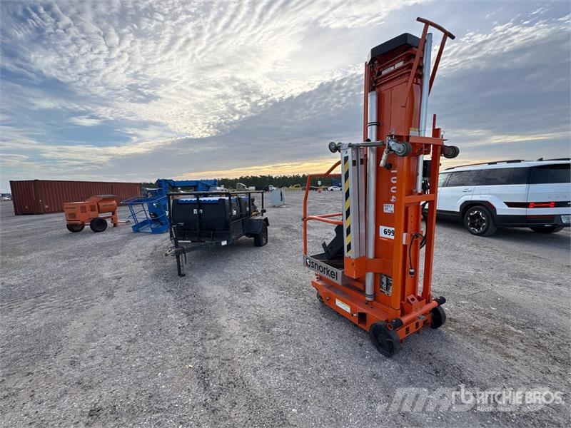 Snorkel UL32 Vertical Mast Lift (Inoperable) Személyemelők