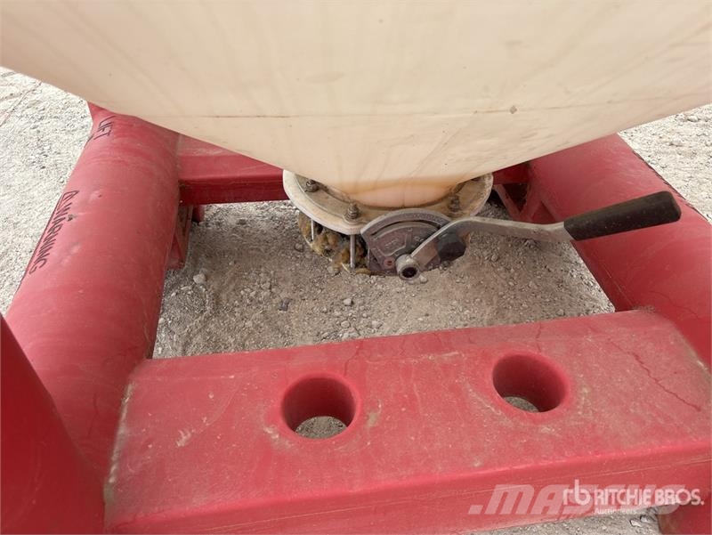 Snyder Flowmaster Plastic Hopper Otra maquinaria agrícola
