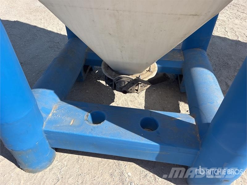 Snyder Flowmaster Plastic Hopper ماكينات زراعية - غير ذلك